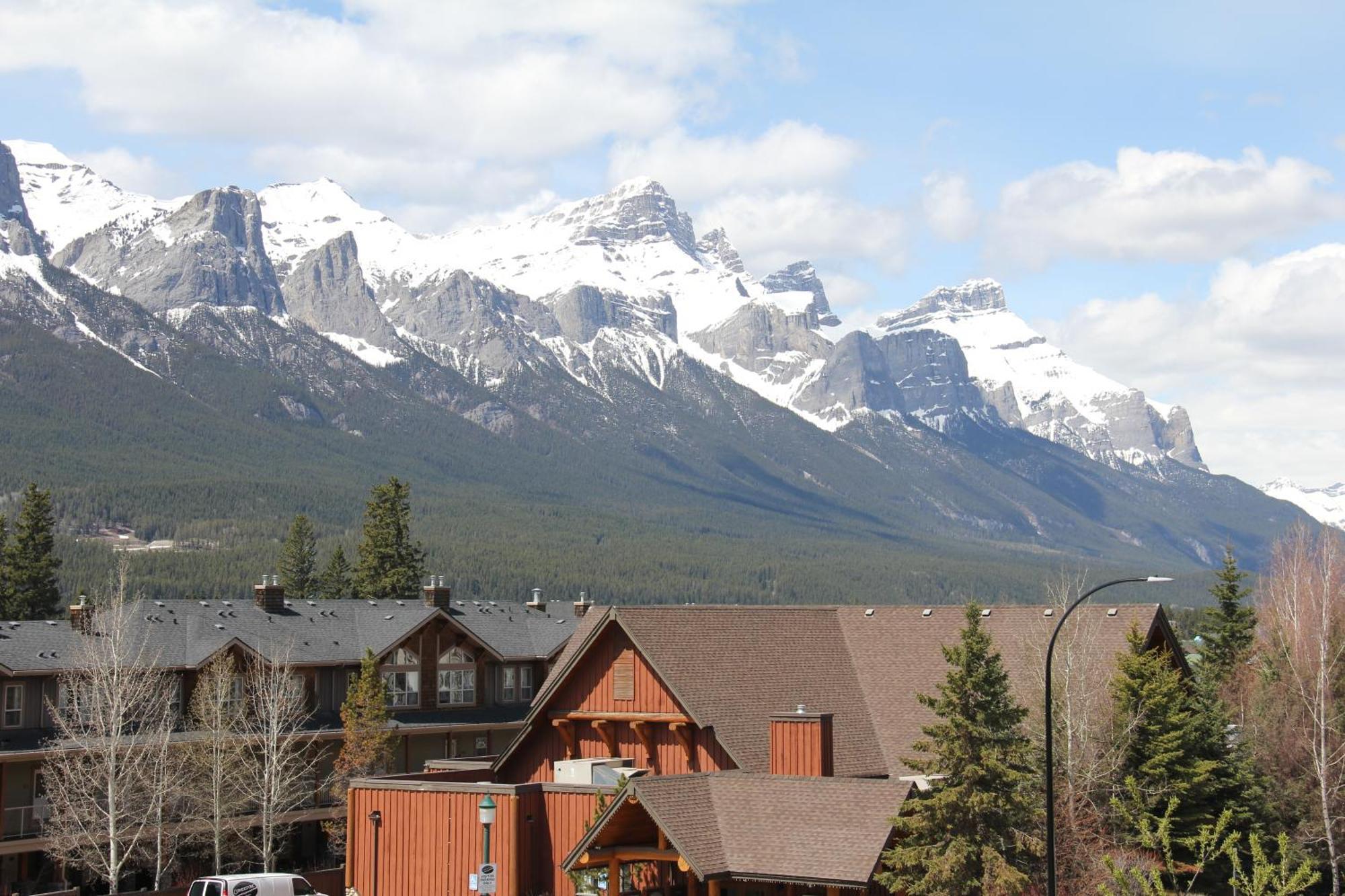 Windtower Lodge - Canmore Eksteriør bilde