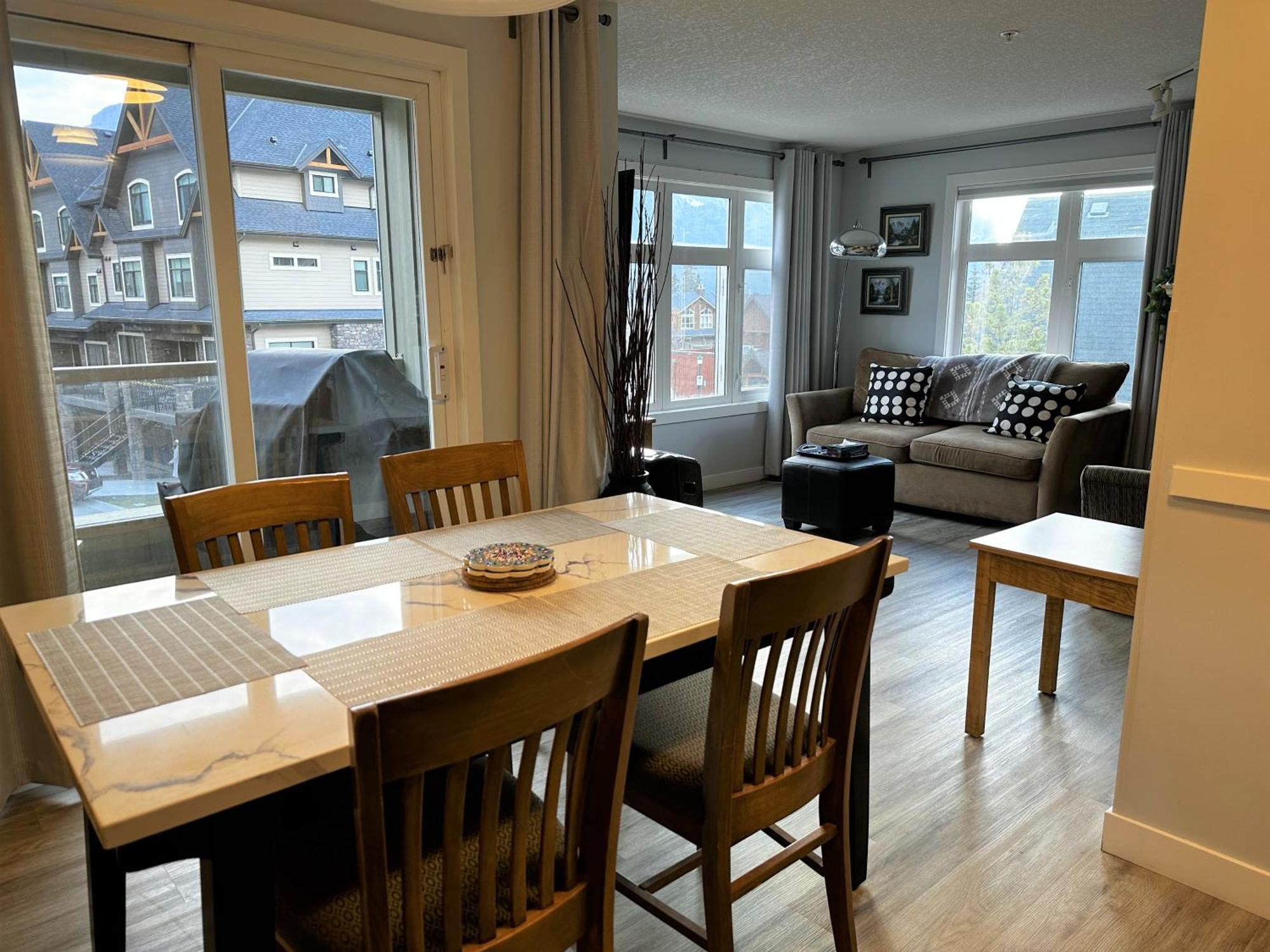 Windtower Lodge - Canmore Eksteriør bilde